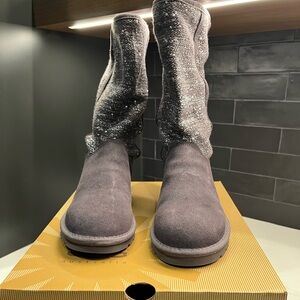 UGG Camaya Boots Women’s Size 7.